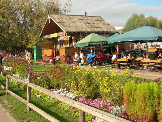 Общепит под старину 1, коломенское kolomna history people many rus russia moscow 2005 россия москва крест парк мед ландшафт православие церковь храм церковная служба апарышев