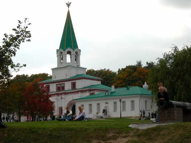 Церковь 2, коломенское kolomna history people many rus russia moscow 2005 россия москва крест парк мед ландшафт православие церковь храм церковная служба апарышев