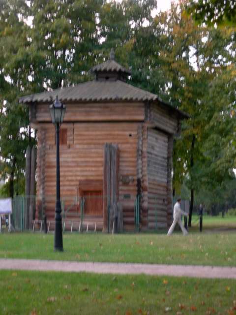 Деревянная церковь, коломенское kolomna history people many rus russia moscow 2005 россия москва крест парк мед ландшафт православие церковь храм церковная служба апарышев