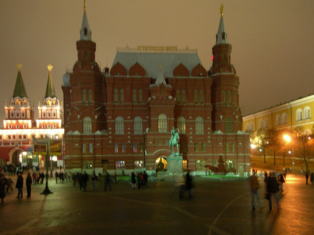 Триумфальная площадь. Исторический музей. people many pic pictures video red scure lenin kreml rus russia moscow photo foto fotki history россия москва кремль мавзолей ленин спасская башня боровицкая башня лед красная площадь ночь небо фото фотки апарышев 