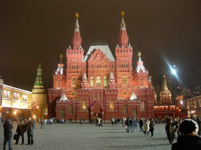 Исторический музей - Красная площадь. people many pic pictures video red scure lenin kreml rus russia moscow photo foto fotki history россия москва кремль мавзолей ленин спасская башня боровицкая башня лед красная площадь ночь небо фото фотки апарышев 